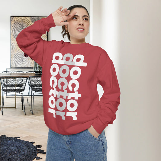 DOCTOR / Unisex Garment-Dyed Front Print Sweatshirt